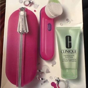 Clinique purifying cleaning brush